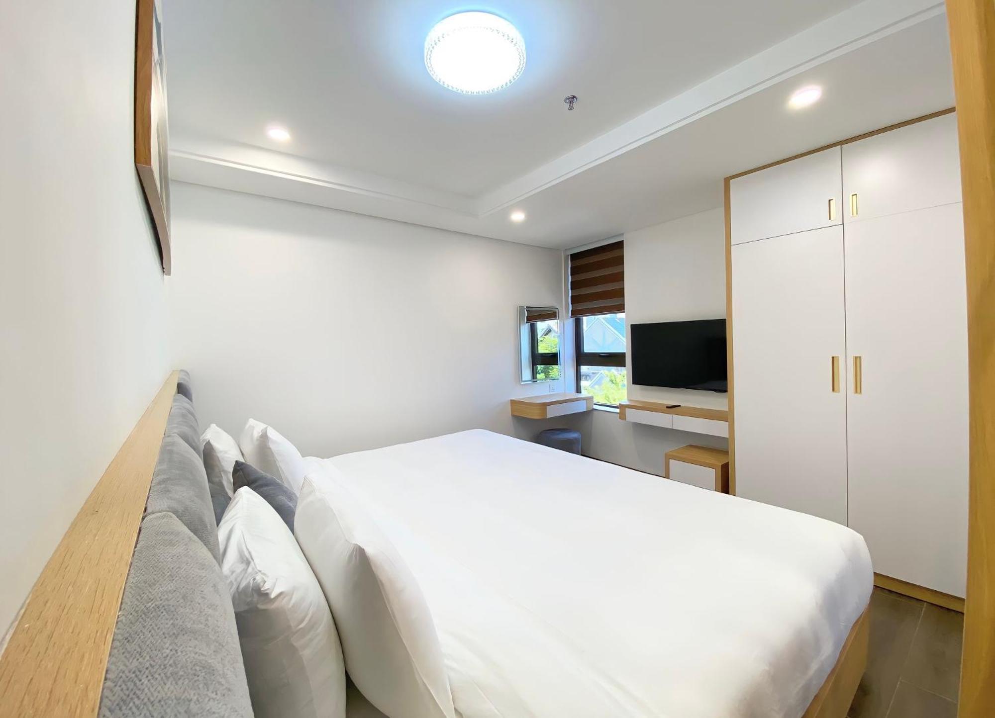 Hsuites Riverside Hotel And Apartment Дананг Екстер'єр фото